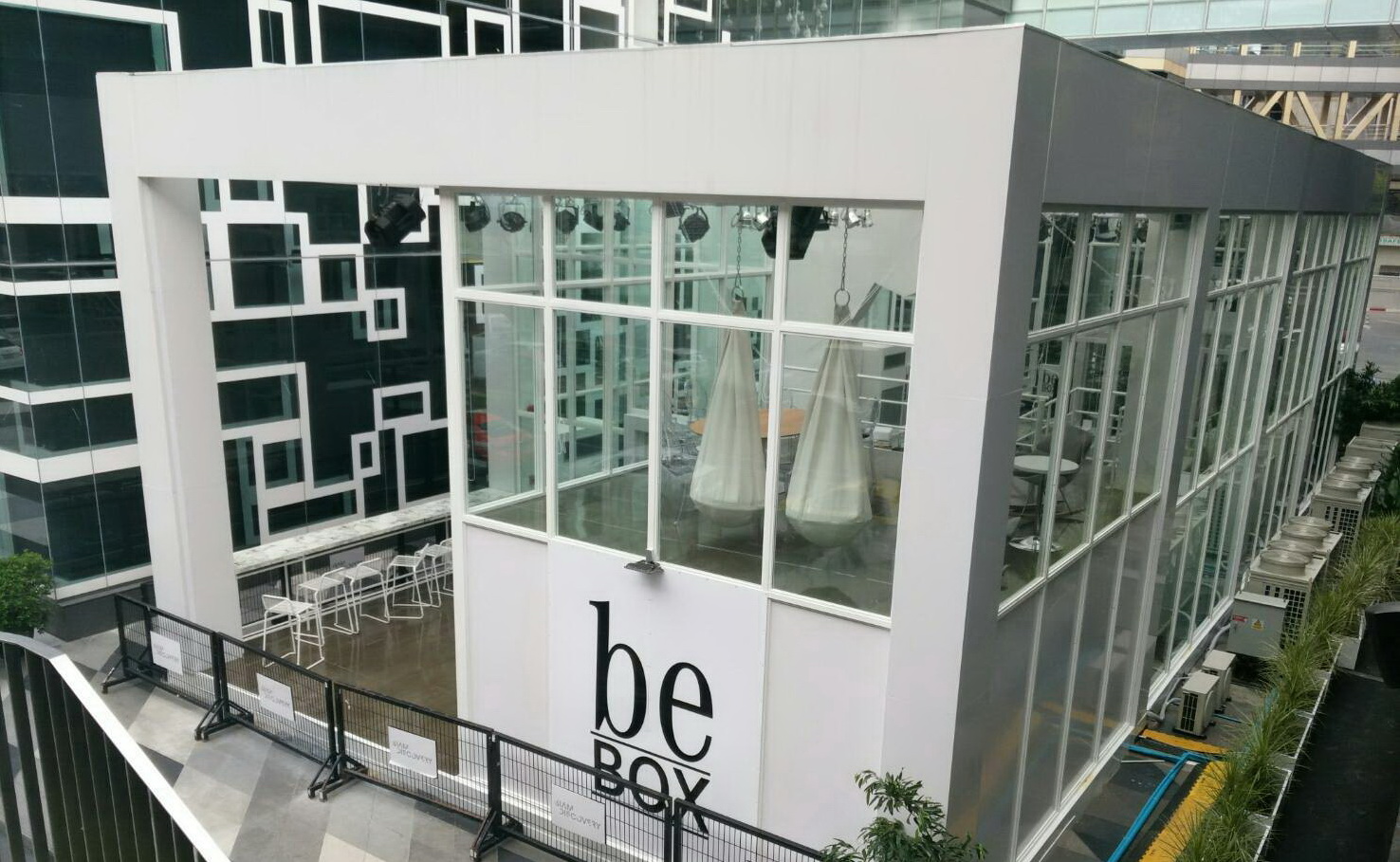 โชว์รูมเบนซ์ BE BOX